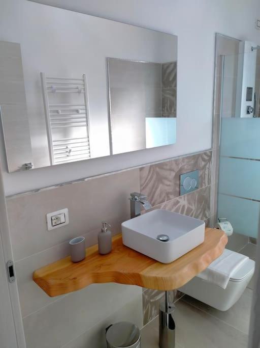 Suite Room Malpensa B&B การ์ดาโน อัล กัมโป ภายนอก รูปภาพ