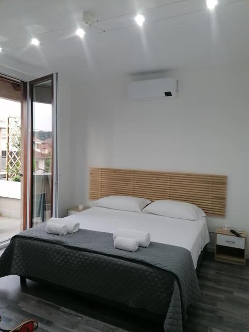 Suite Room Malpensa B&B การ์ดาโน อัล กัมโป ภายนอก รูปภาพ